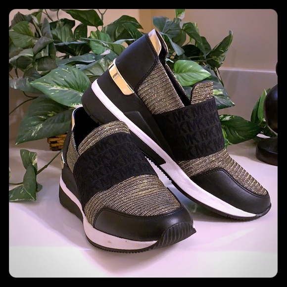 felix scuba and metallic sneaker